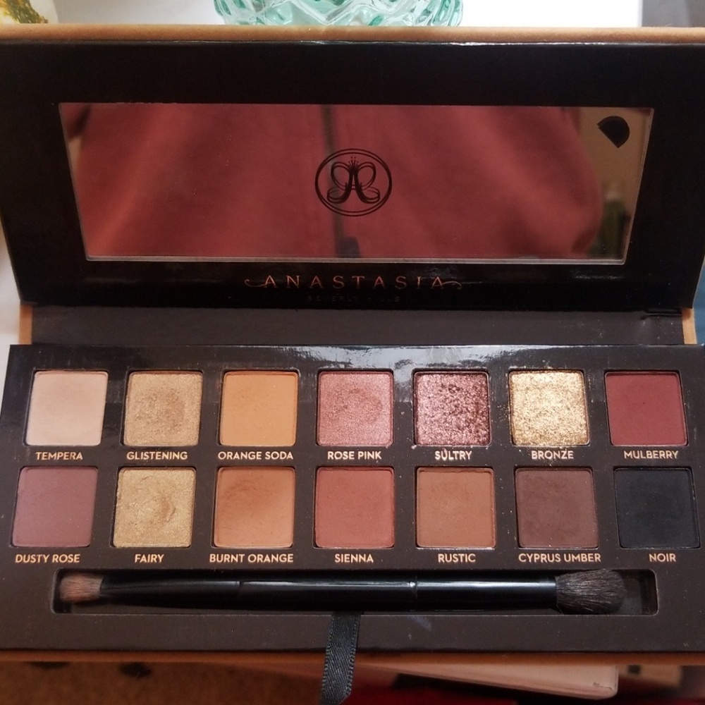 ANASTASIA soft glam eyeshadow